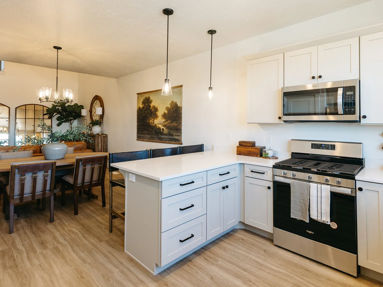 3 bed, 2.5 bath, 2100 sqft, $2,650 — Photo 1