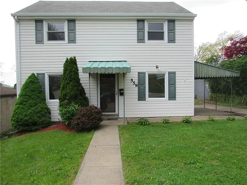 559 Independence Dr photo 1