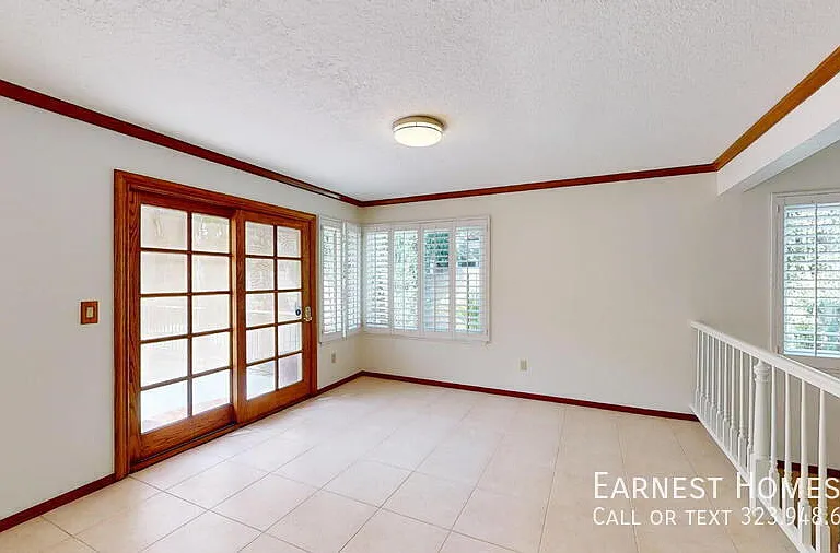 7814 Woodhall Ave — Photo 5