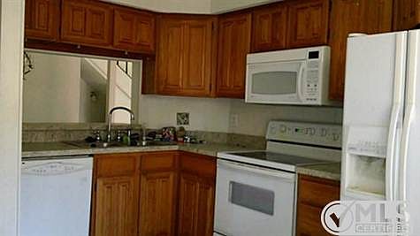 5th image of 336 Melrose Dr APT 12D