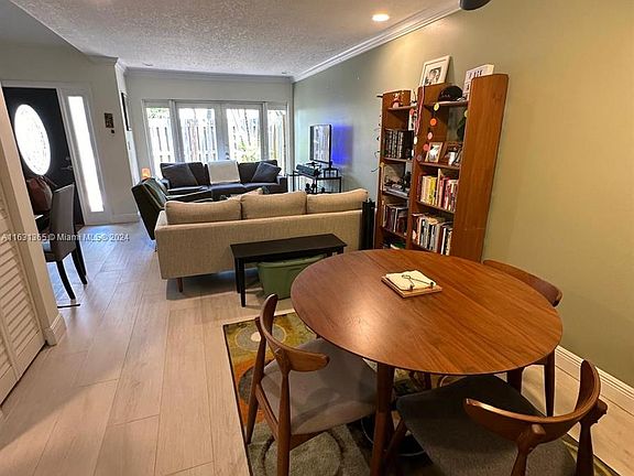 4th image of 309 City View Dr