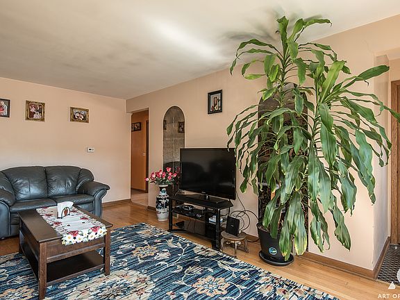 3rd image of 3348 N Osage Ave