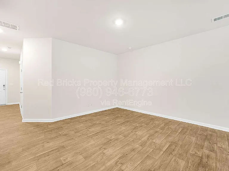 9128 Lowfalls Ln — Photo 5