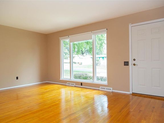 3rd image of 2370 Dove Dr