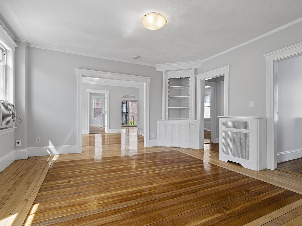 1st image of 14 Windsor Rd #3