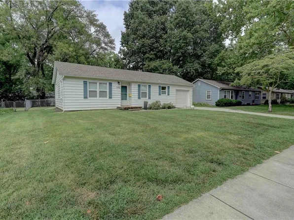 7722 W 66th Ter, Overland Park, KS 66202