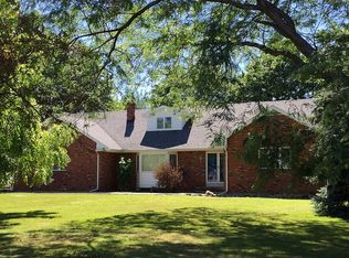 1410 S Lallendorf Rd, Oregon, OH 43616