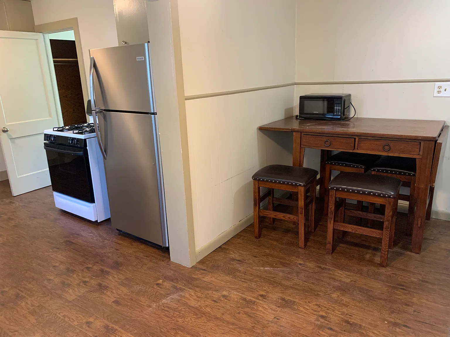 5 bed, 2914 sqft, $4,170 — Photo 4