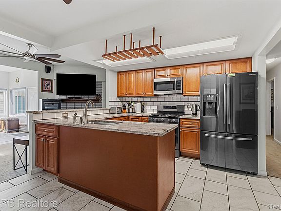 5th image of 39415 E Archer Dr