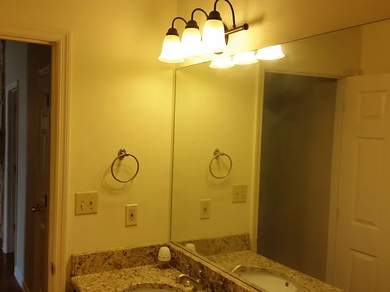 8 Saint Ives Ct — Photo 33