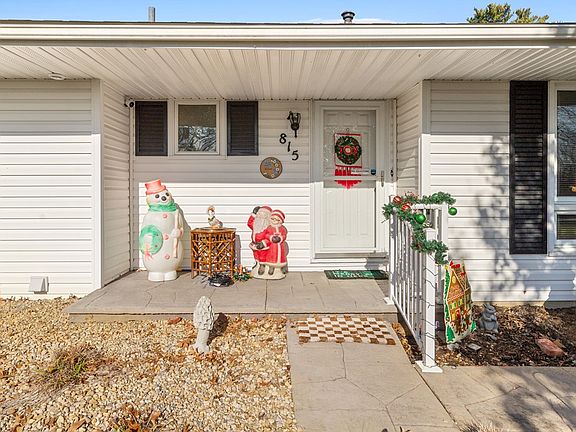 4th image of 815 Evergreen Ln