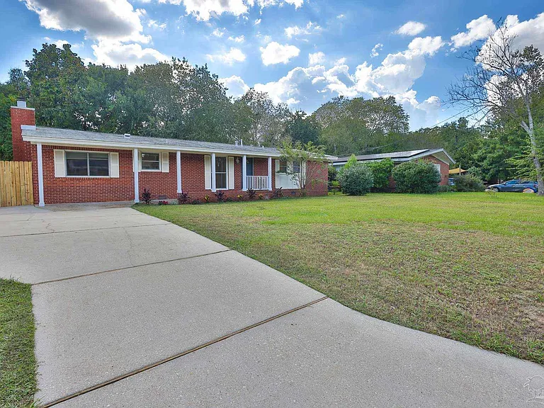3795 Summer Dr — Photo 37