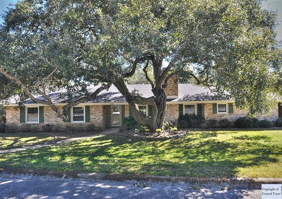 1st image of 1455 Peacock Ln