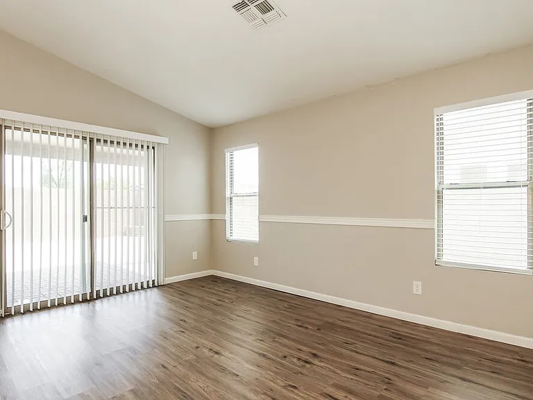 6418 W Magnolia St — Photo 5