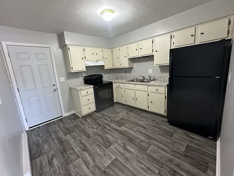 920 N Detroit St #17 — Photo 7
