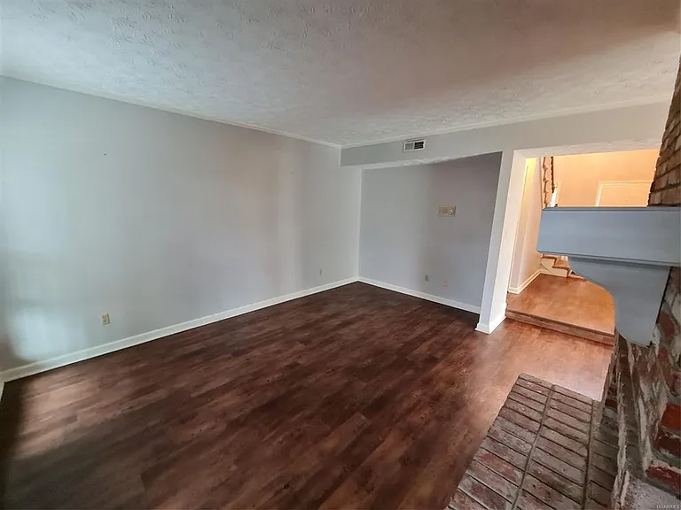 1601 Cobblestone Ct — Photo 8