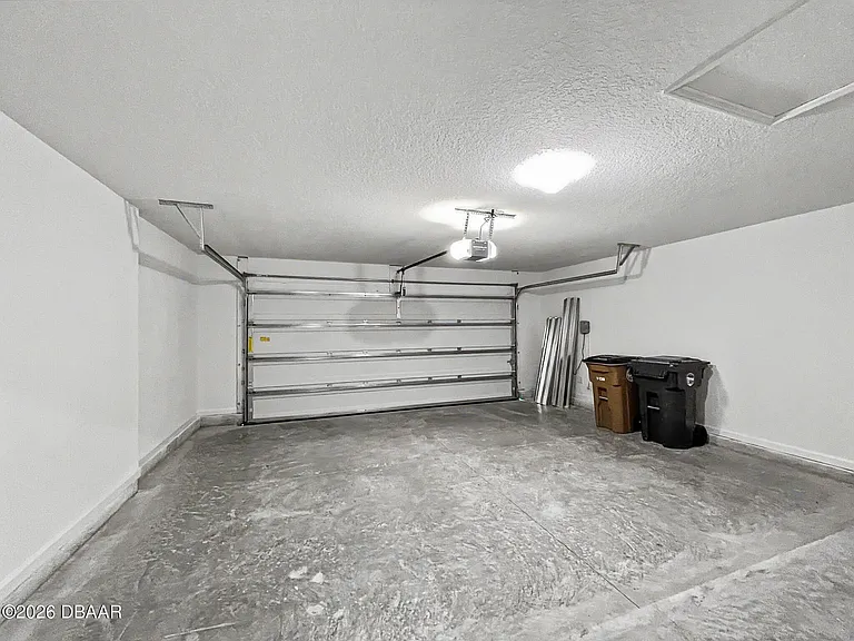 55 Signet Cir — Photo 17