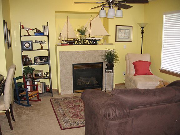 2nd image of 1043 NW Redwing Dr