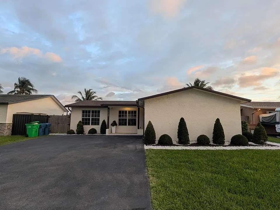 11640 NW 32nd Mnr