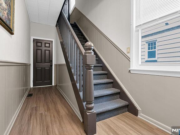 4th image of 145 Harrison St