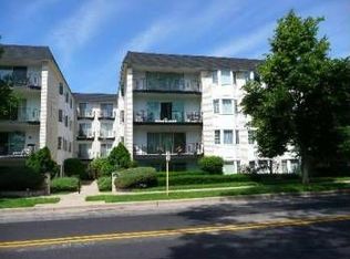 715 Ridge Rd, Wilmette, IL 60091