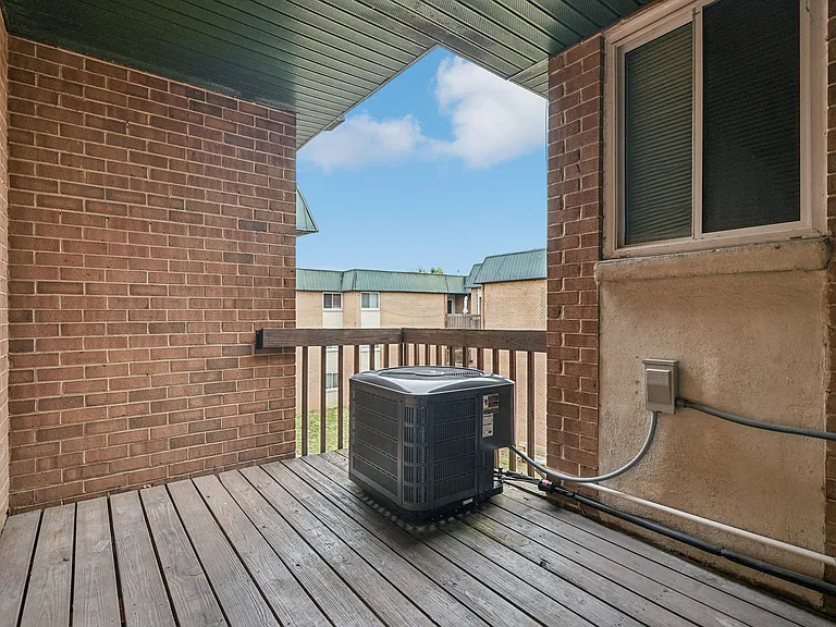 Aspen Apartments — Photo 42
