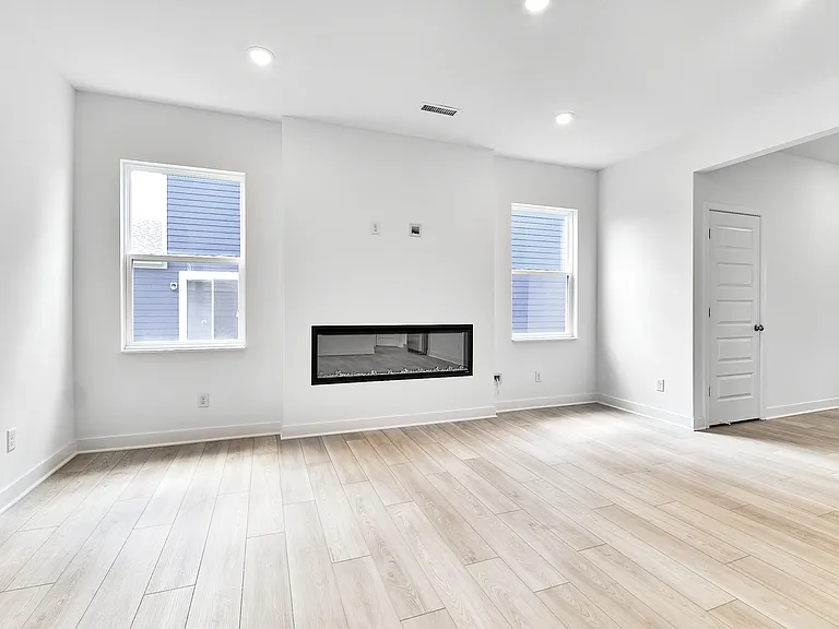 425 Eisenhower St — Photo 39
