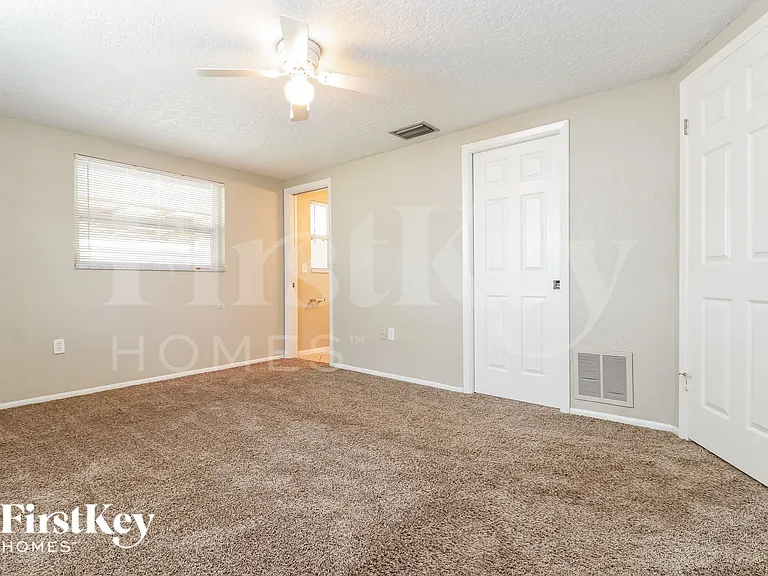 11221 Nome Ave — Photo 9