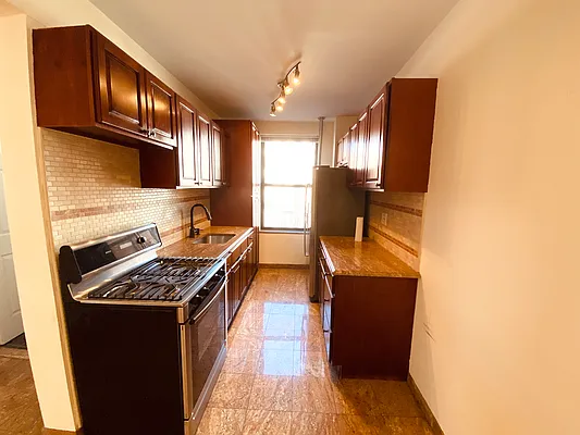 Rented by Voro, LLC | media 12