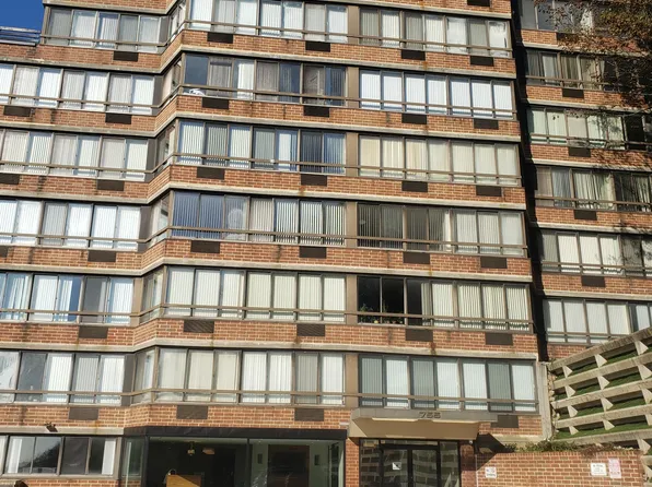 755 Narrows Rd N APT 812, Staten Island, NY 10304