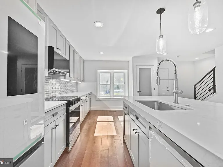 10222 Arizona Cir #18 — Photo 11