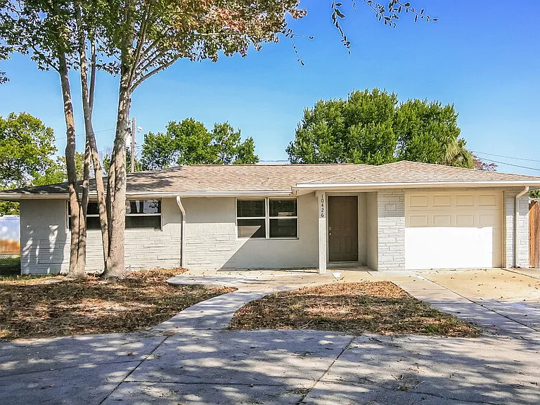 10426 Syringa Ct — Photo 1