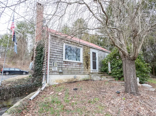 74 Baltic Road, Norwich, CT 06360