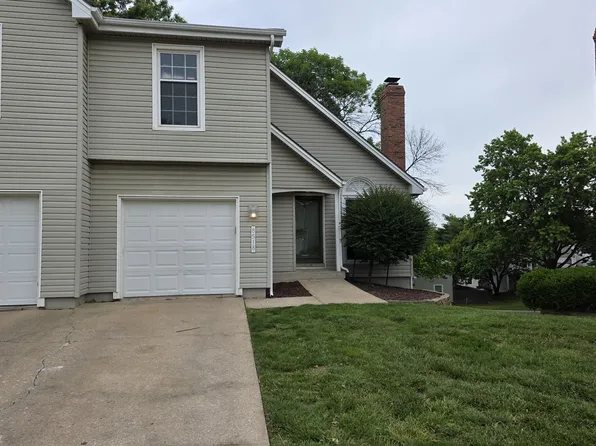 8518 W 109th Ter, Overland Park, KS 66210