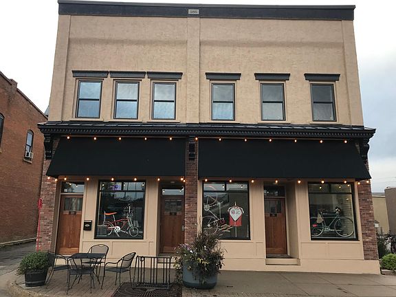 Front of building. Apartment 202 is upper right side.