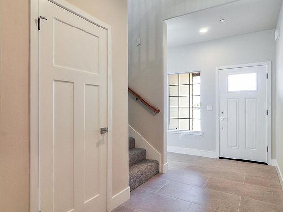 5th image of 961 Bonnie View Dr