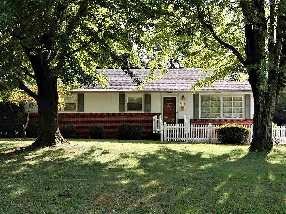 1st image of 1317 Charleston Dr