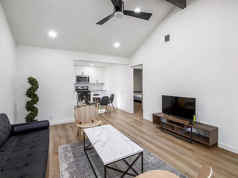 10509 Macmora Rd #B — Photo 4