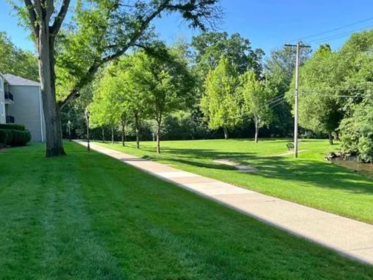1113 N Old Woodward Ave #78 — Photo 40