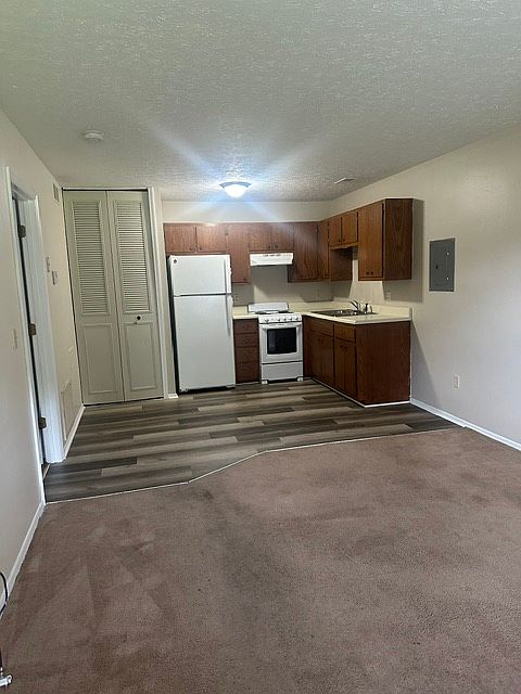 2nd image of 5-3401 Wandering Ln #5