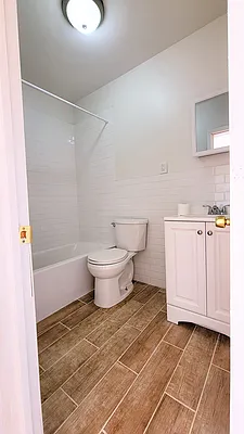 Rented by New York Dwellings LLC | media 27