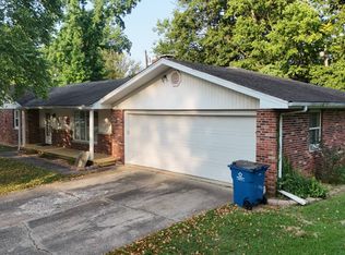 6 Parkhurst Pl, Fairfield, IL 62837