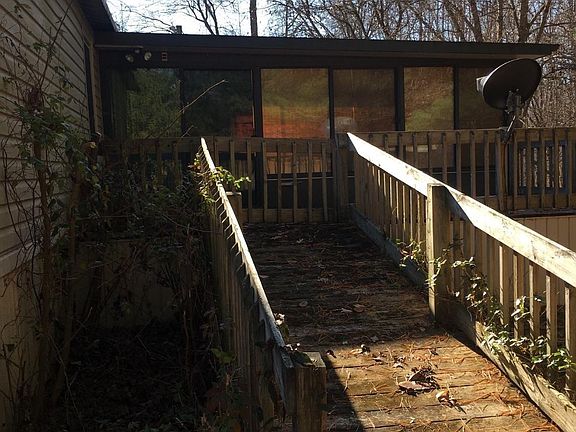 3rd image of 450 Audrey Dr