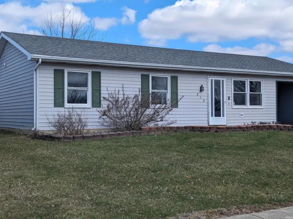 213 Kingswood Dr, Kendallville, IN 46755