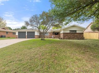 1004 Eunice St, Hurst, TX 76053