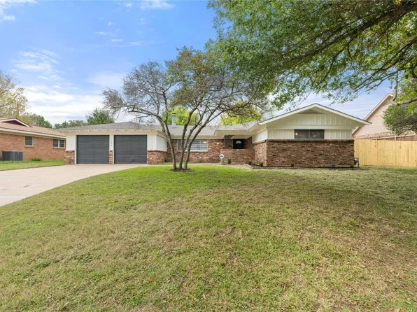 1004 Eunice St, Hurst, TX 76053