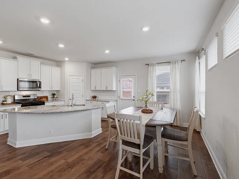 8439 Knapp Rise — Photo 4