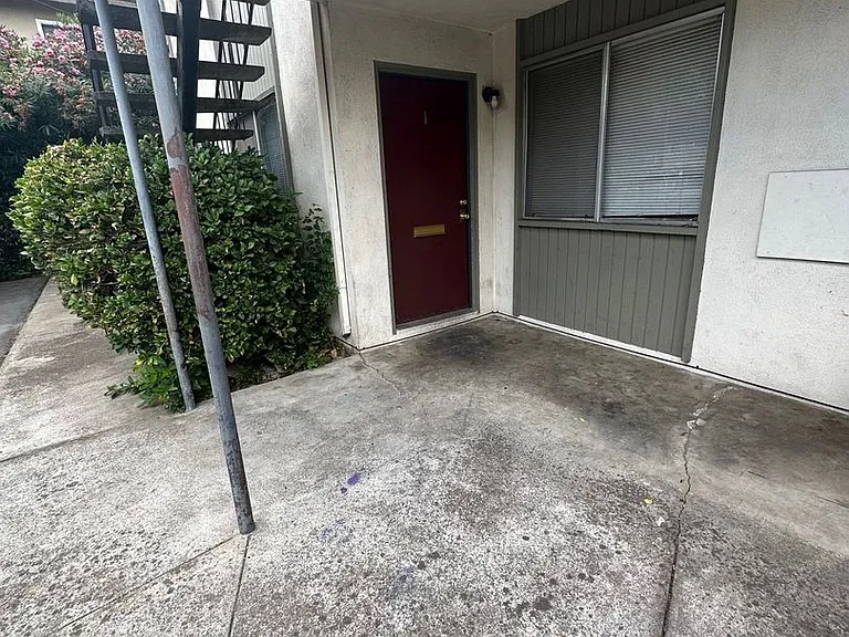 811w1st — Photo 1