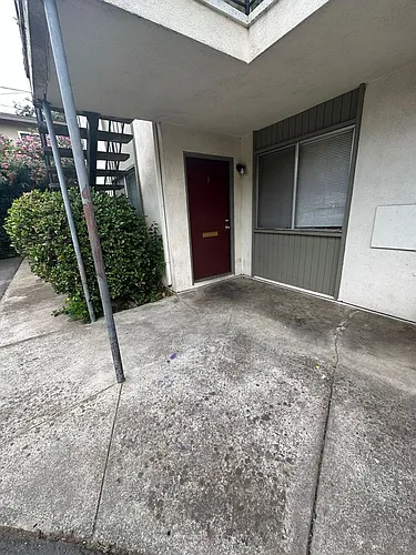 811w1st Photo 1