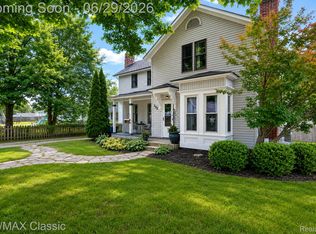 352 Meribah St, Highland, MI 48356
